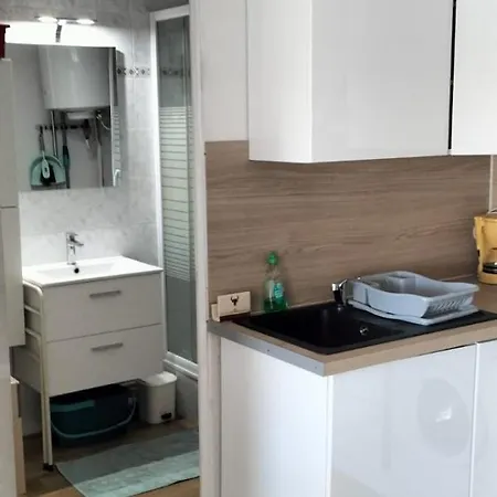 Proche 4 Couchages, Climatise,piscine, Et Parking Le Grau-du-Roi